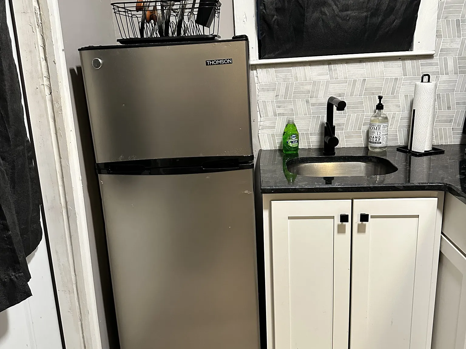 Studio, 250 sqft, $1,250 — Photo 3