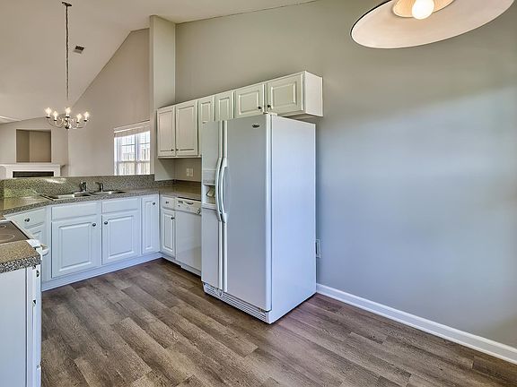 5th image of 229 Saluda Woods Pl