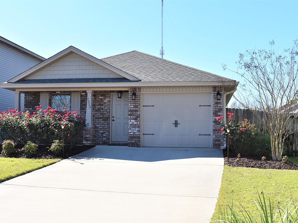 1st image of 1923 Crosscreek Cir