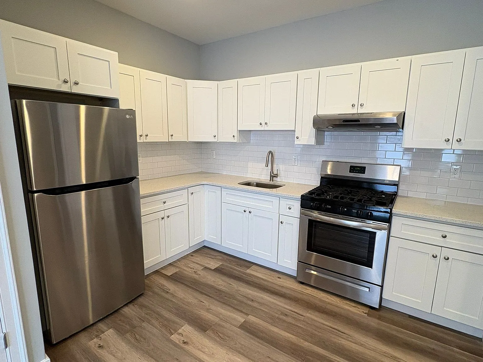 1 bed, $1,636 — Photo 4