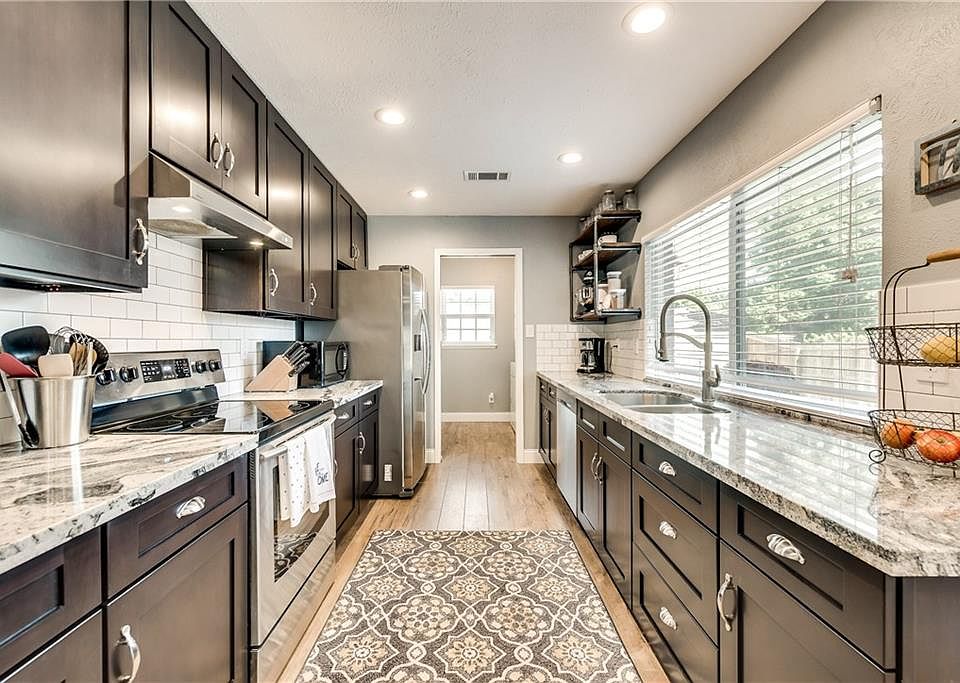 1st image of 2809 Silverdale Ln