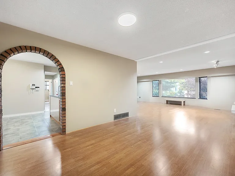 1420 Crestlawn Dr #D142 — Photo 4