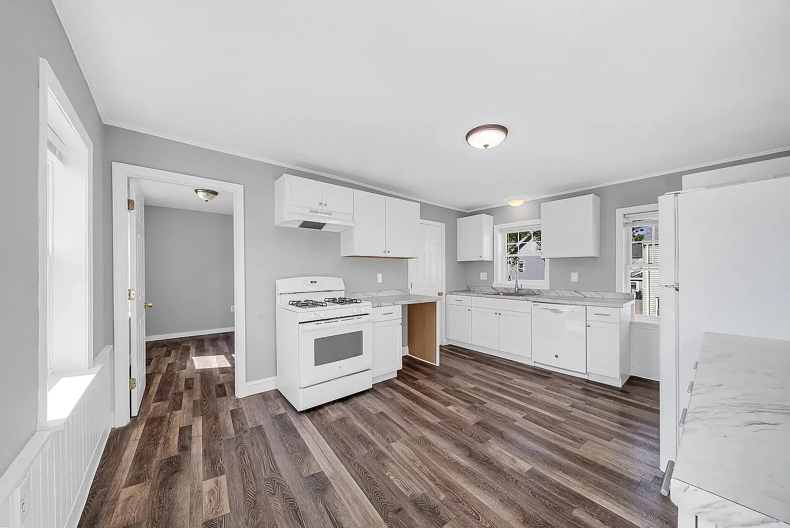 4 bed, 1700 sqft, $3,600 — Photo 2