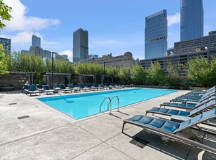 Hubbard Place, Chicago, IL 60654