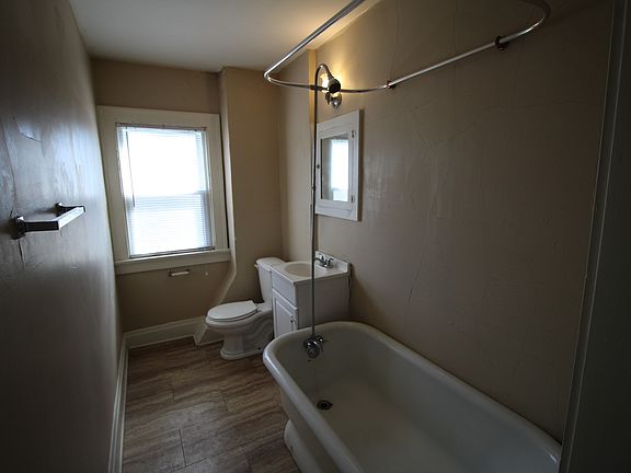 5th image of 1216-1220 Ann St