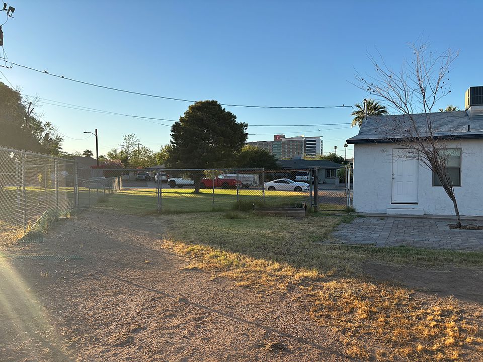 Building Photo 4