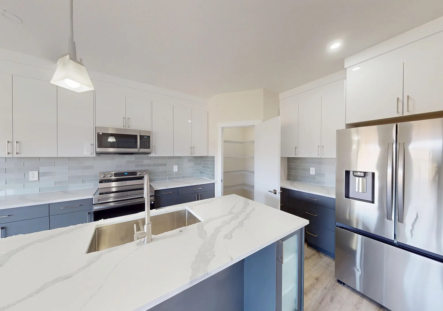 1229 Westmount Dr — Photo 3