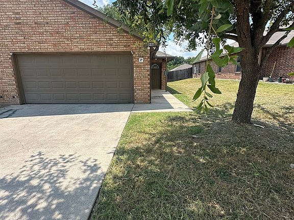 5th image of 946 Sylvia St