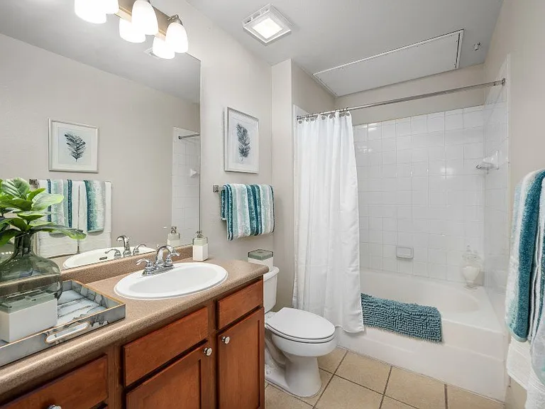 Galleria Parc Apartments — Photo 17