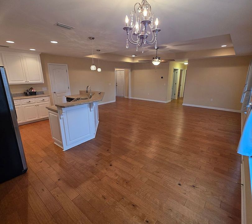 1st image of 317 Abigail Ct
