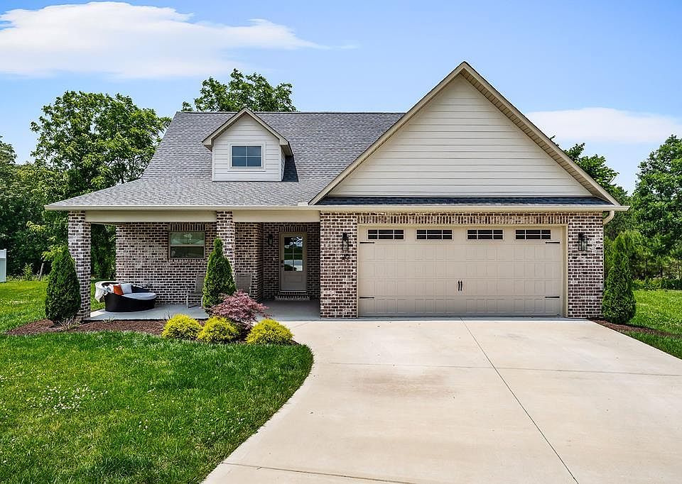 1st image of 20 Cabot Ln
