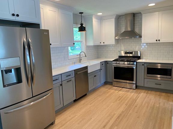 4th image of 700 152nd St E
