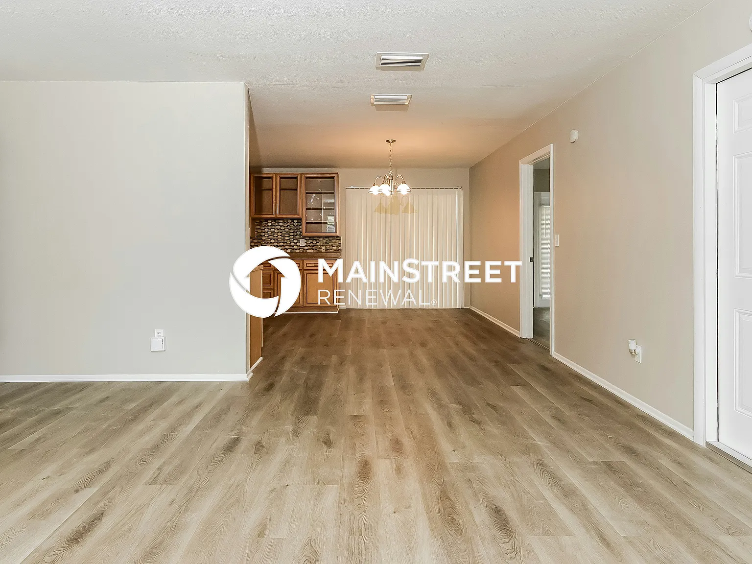 426 SW Eastport Cir — Photo 4