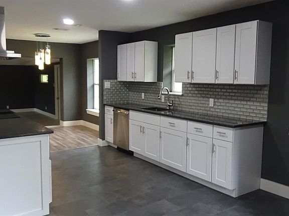 5th image of 1022 Cedar Dr