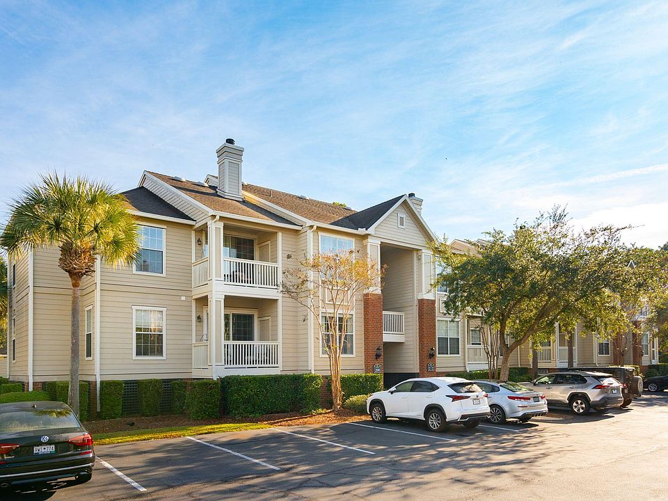1st image of 1600 Long Grove Dr Unit 213
