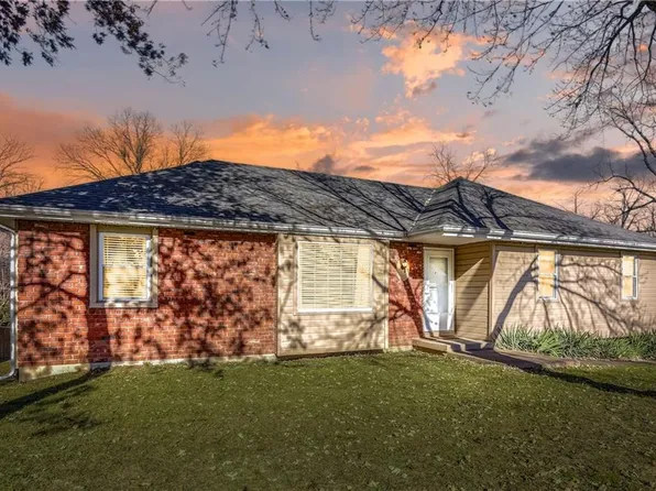 3202 NW Cerrito Ln, Riverside, MO 64150