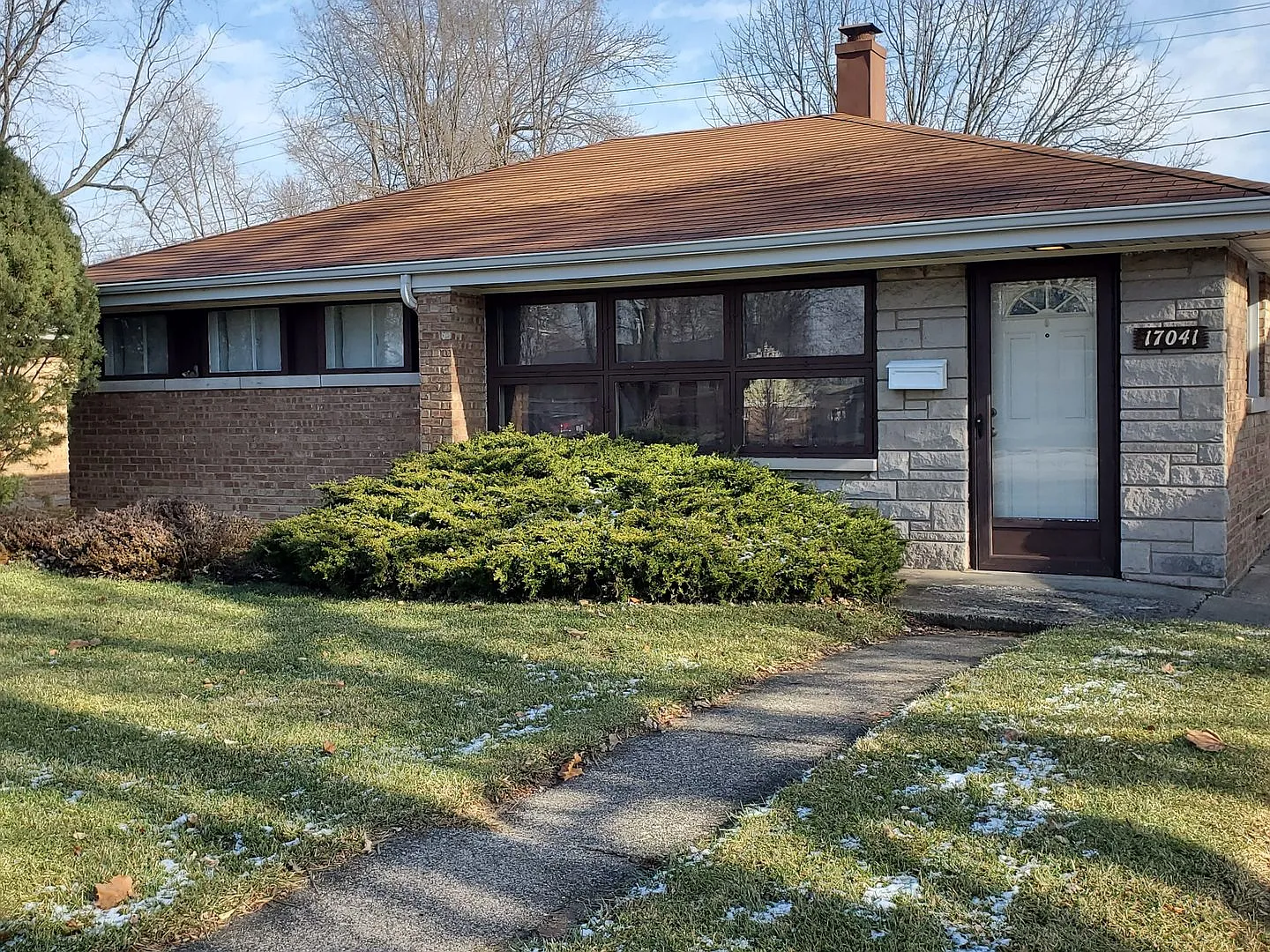 17041 Greenbay Ave photo 1