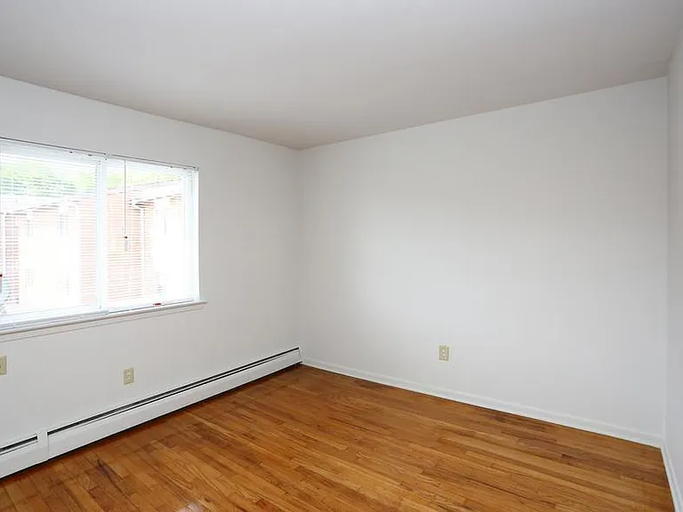 Willowcrest — Photo 12