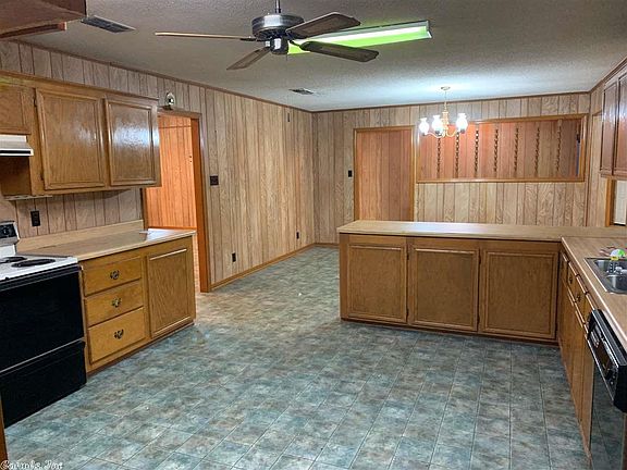 4th image of 602 County Road 1145