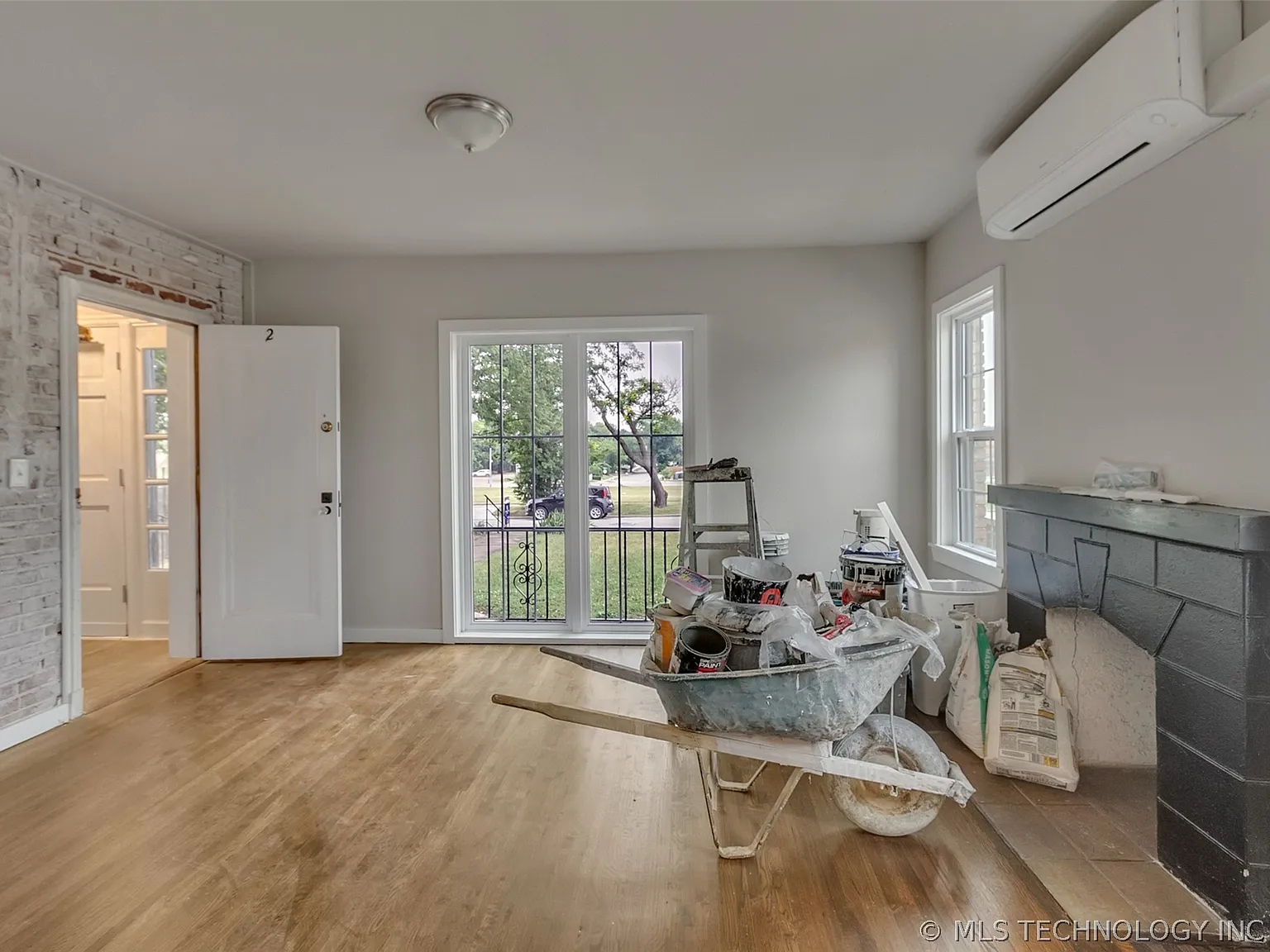 1 bed, 1.0 bath, $950 — Photo 2