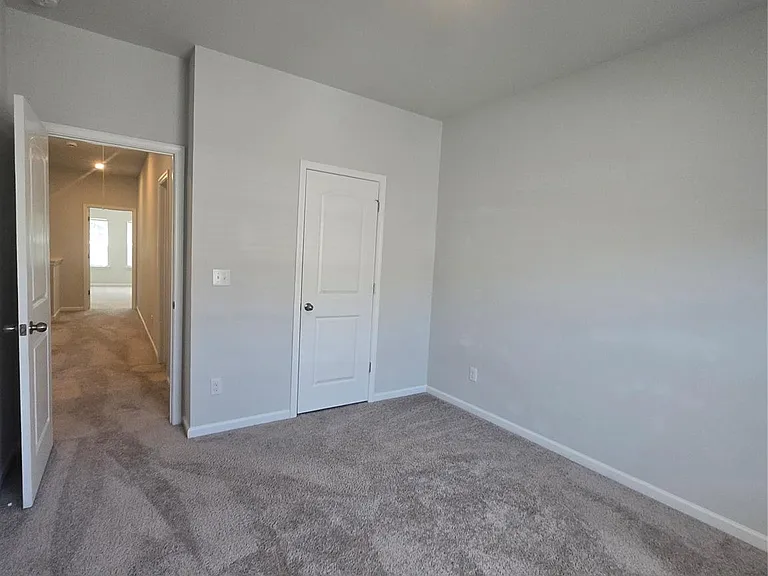 5240 Kinsbridge Dr — Photo 26