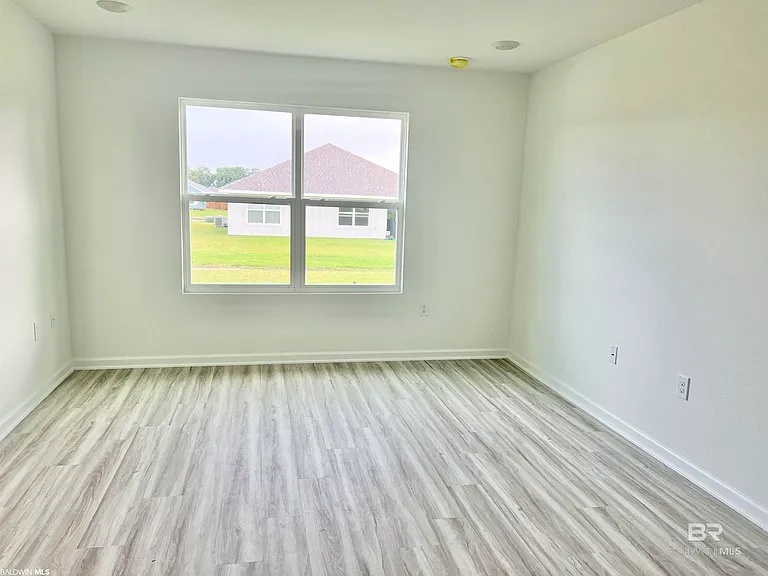 428 Winters Ave — Photo 16