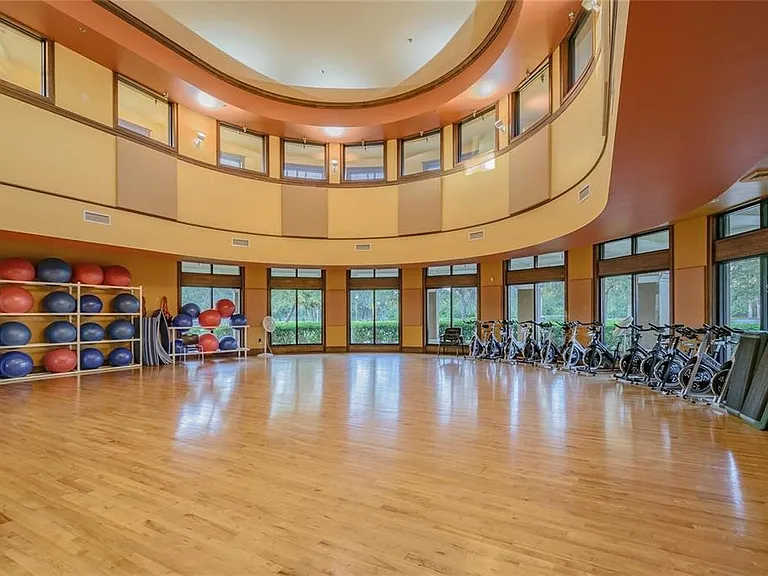 1039 Emerald Dunes Dr — Photo 61