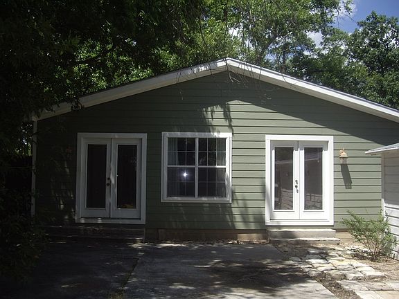 5th image of 205 W Centre St