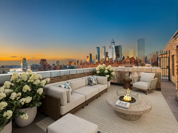 365 West 20th Street image 1 of 11