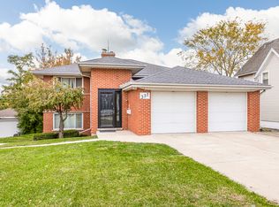 332 Maple Ave #1, Downers Grove, IL 60515