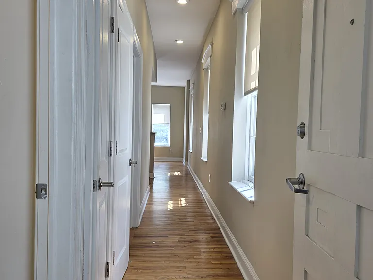 1114 Pine St #2 — Photo 2