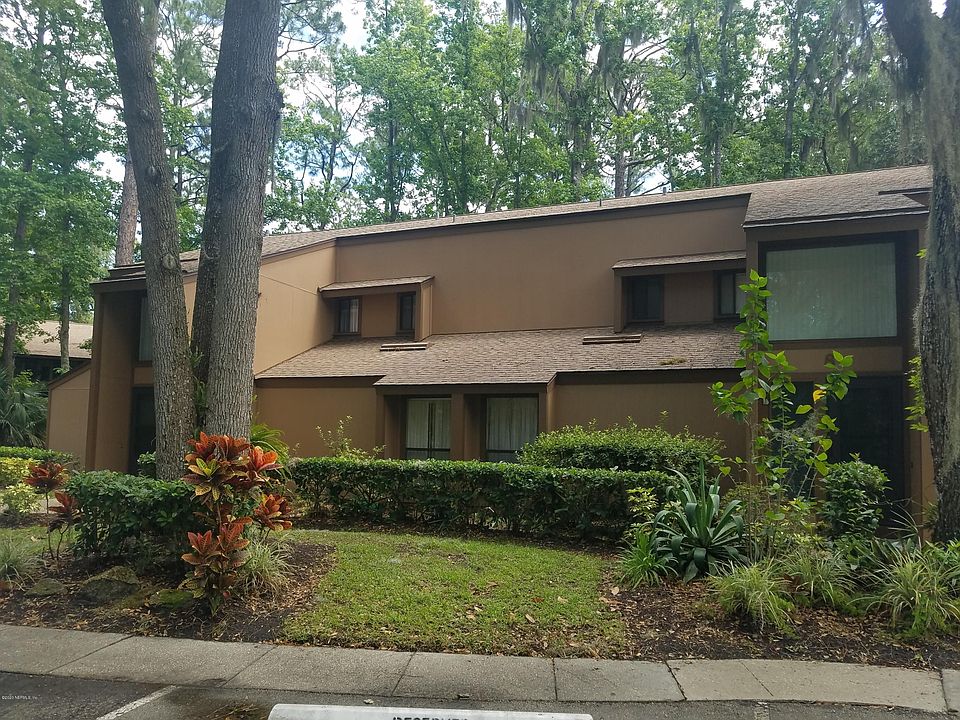 1st image of 5 Broadmore Cir
