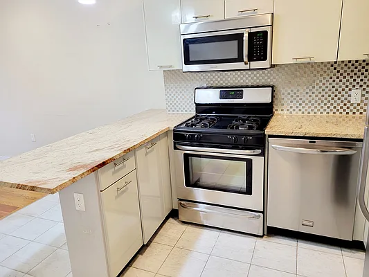 Rented by Modern Spaces | media 3