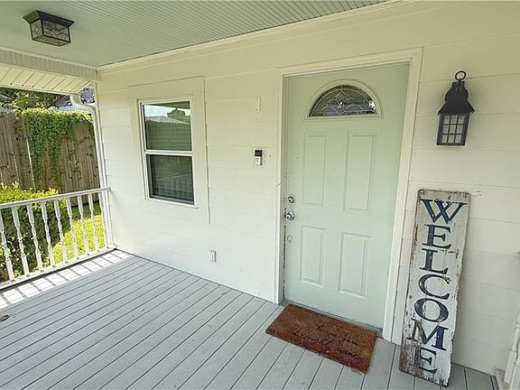 4th image of 315 W Lawson St