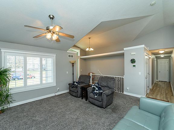 3rd image of 2743 Pinewood Ridge Dr SE