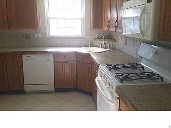 5th image of 163 N Liberty Dr