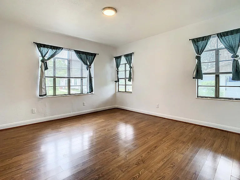 2211 Durham St — Photo 26