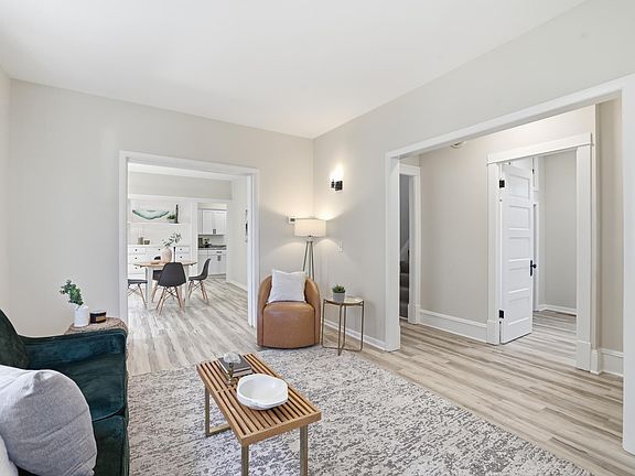 4th image of 3036 Clinton Ave