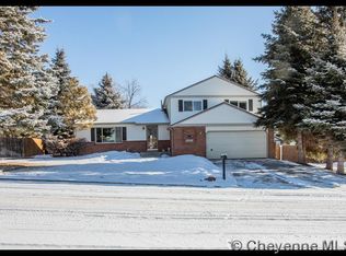 5541 Polar Blf, Cheyenne, WY 82009
