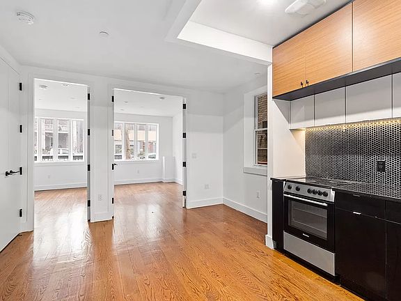 2nd image of 194 Hawthorne St #1G