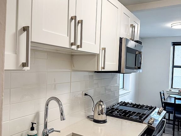 5th image of 2420 Morris Ave APT 6B