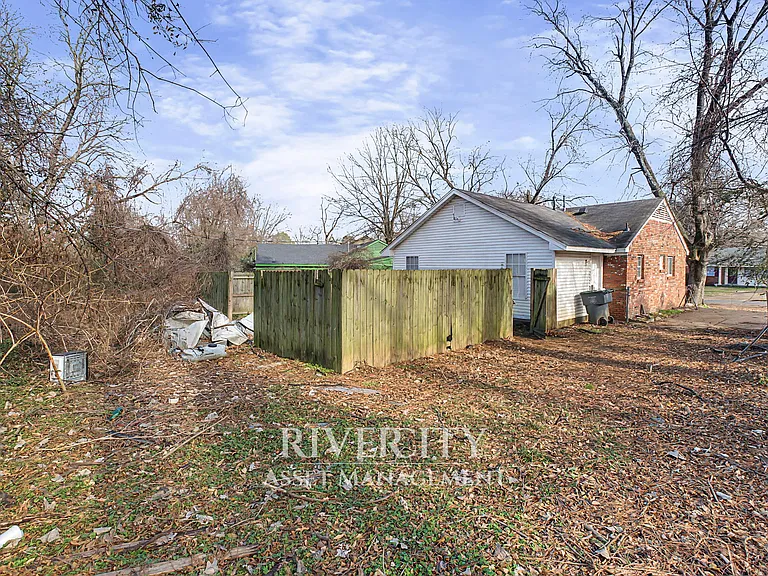 4064 Chippewa Rd — Photo 3