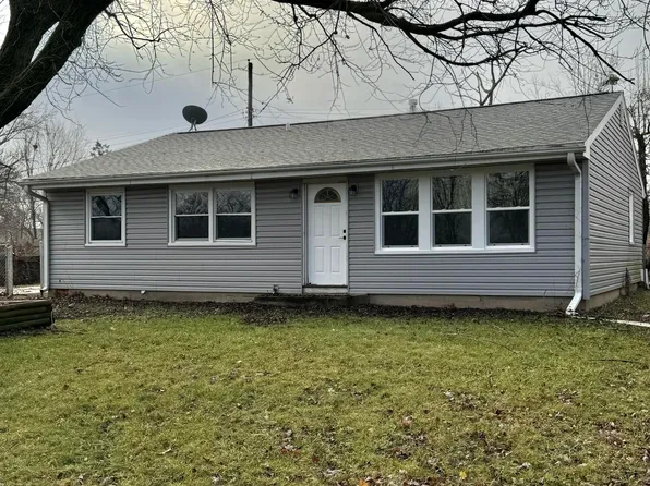 390 Midway Dr, Valparaiso, IN 46385