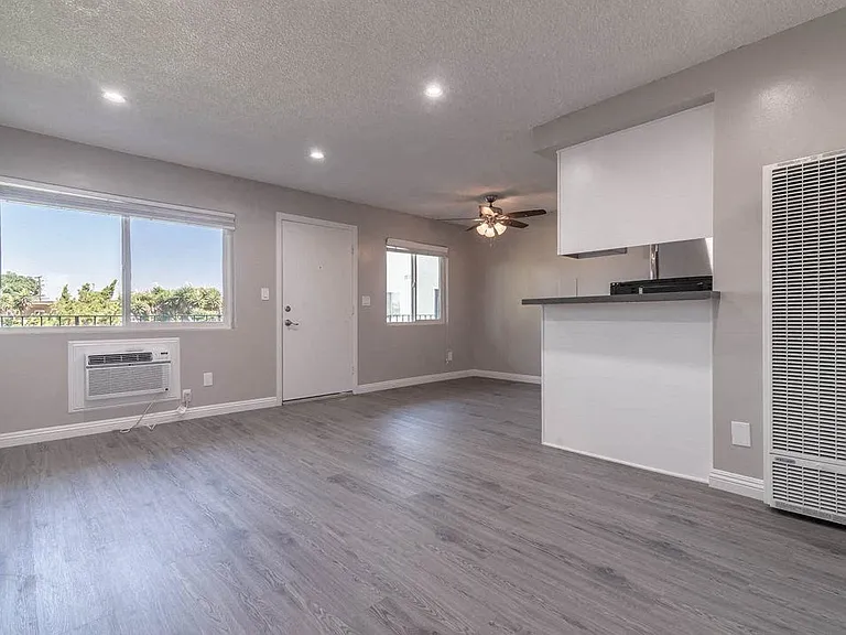 Citrus Court — Photo 17