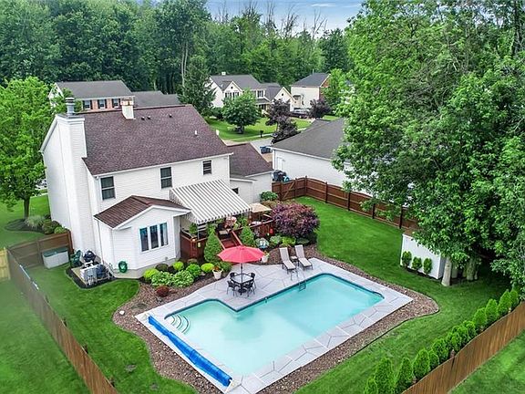 4th image of 25 Crystal Springs Ln