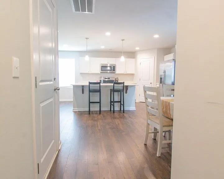 342 Ledgebrook Ln — Photo 6