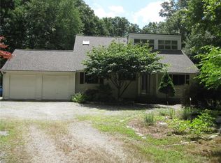 107 Huntinghouse Rd, Glocester, RI 02857