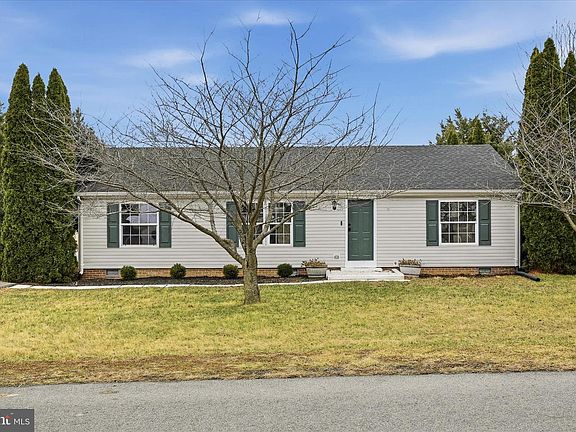 2nd image of 1068 Teal Rd N