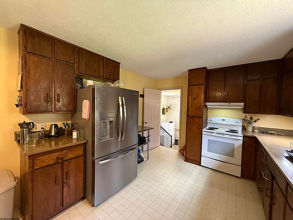 5th image of 1174 Bell Crouch Rd