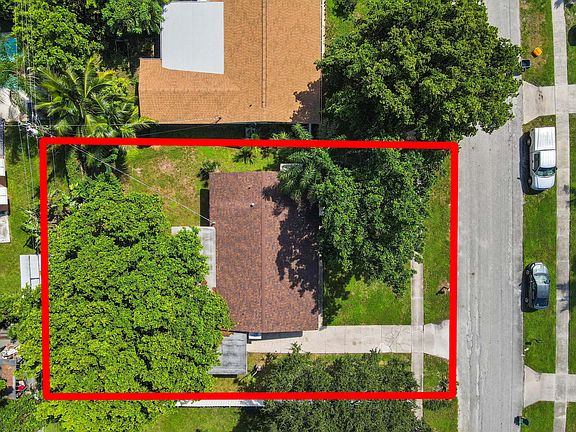 3rd image of 1514 Lee Court